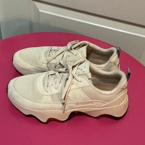 Sorel women’s sneaker size 10.5 medium width cream color